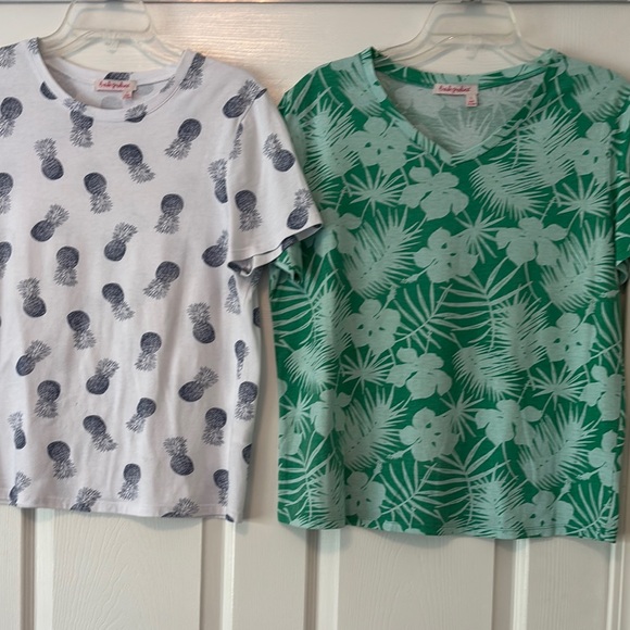 Two Fresh Produce tea shirts women’s L $ 15 - Picture 1 of 5